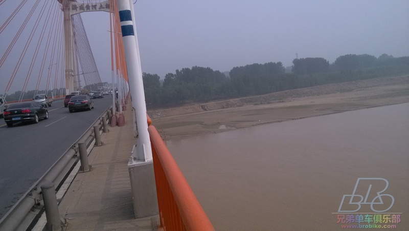 济南黄河大桥上