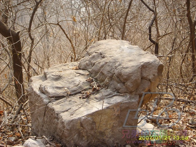 石椅子（5837的发现）