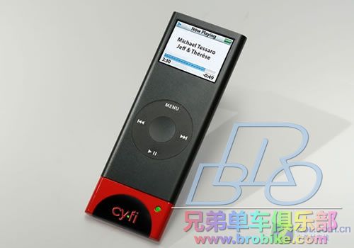 底座与iPod连接