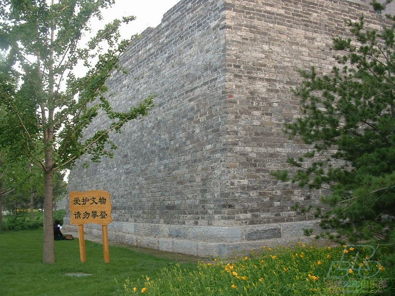 火车站东街的城墙残垣
