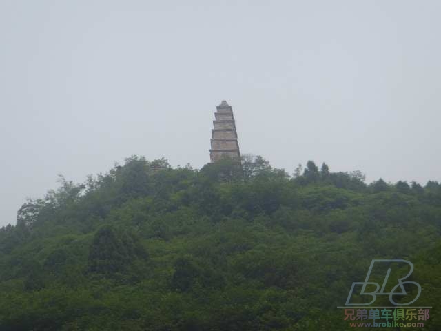 报恩塔实景