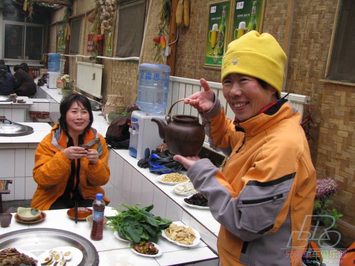 一苇姐用“油养的”茶壶秀茶艺！