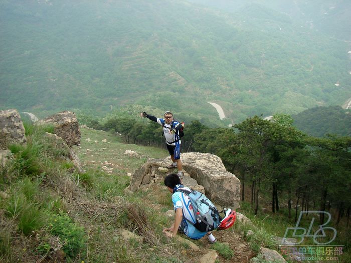 杨北京指挥不丈夫下山图