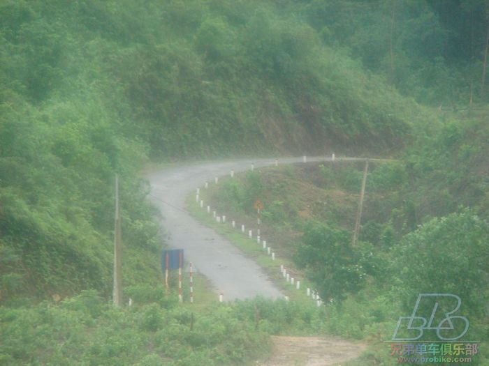 看看越南境内的沿边公路