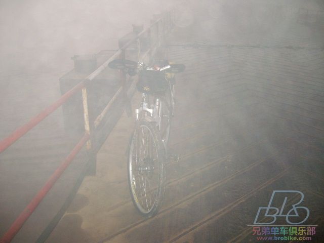 晨雾中的黄河浮桥.JPG