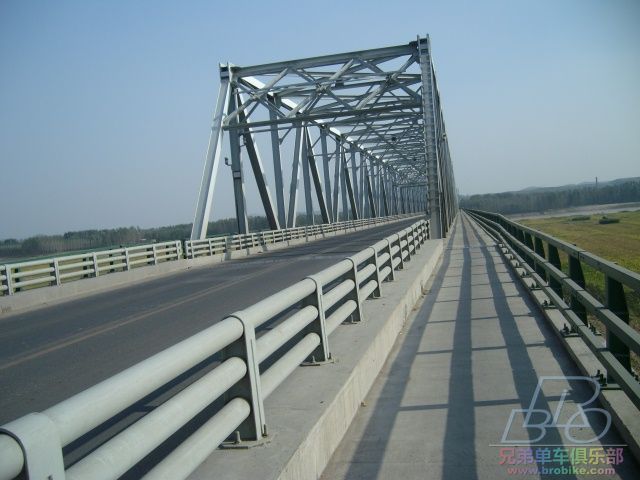 铁桥.JPG