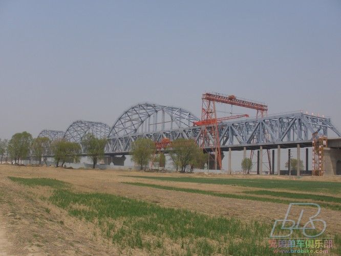 已经合拢的京沪高速铁路桥
